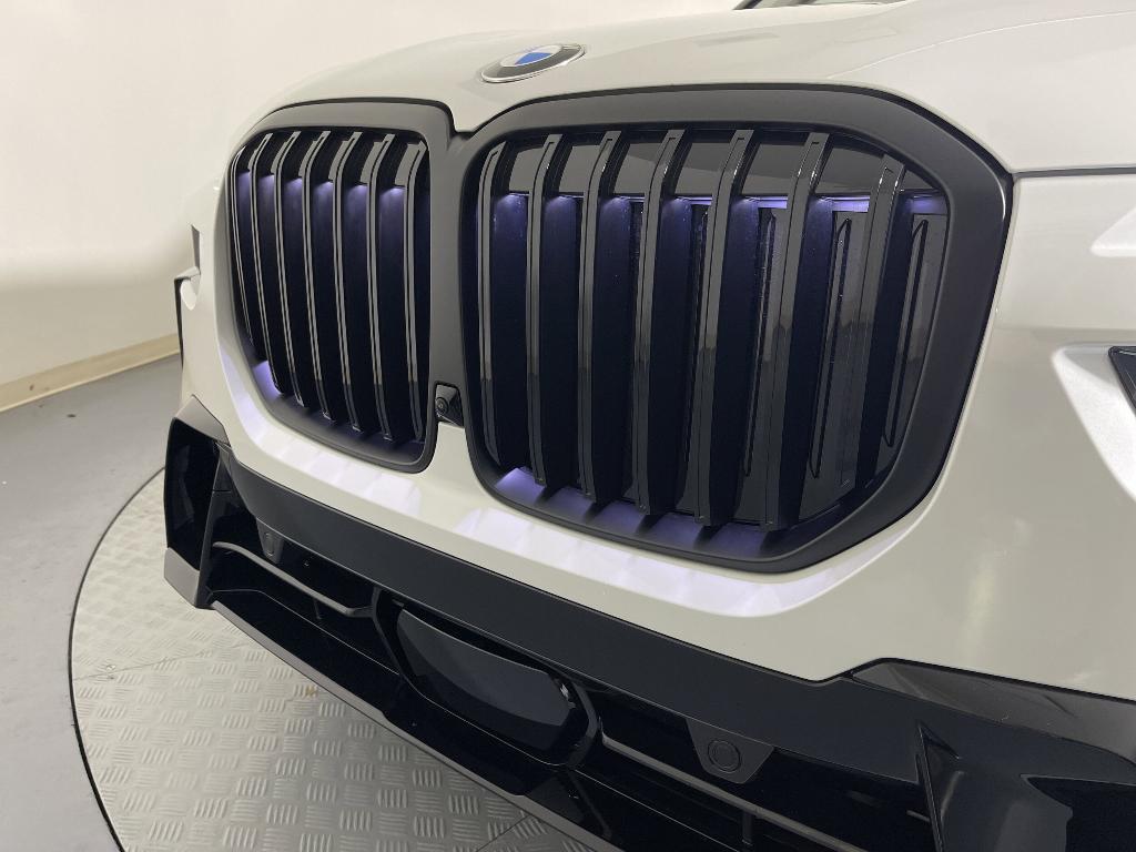 new 2025 BMW X7 car, priced at $103,710