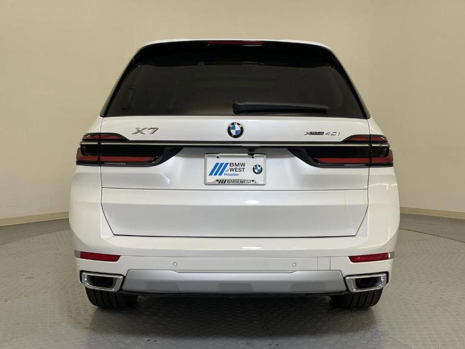 new 2025 BMW X7 car, priced at $92,420