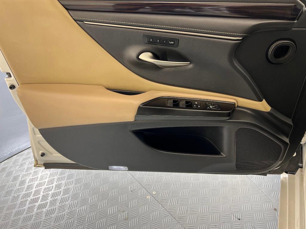 used 2019 Lexus ES 350 car, priced at $24,997