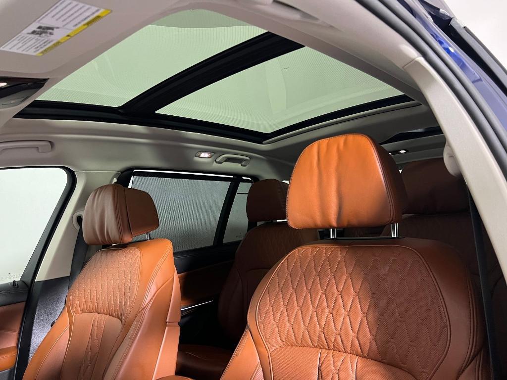 new 2026 BMW X7 car, priced at $101,725