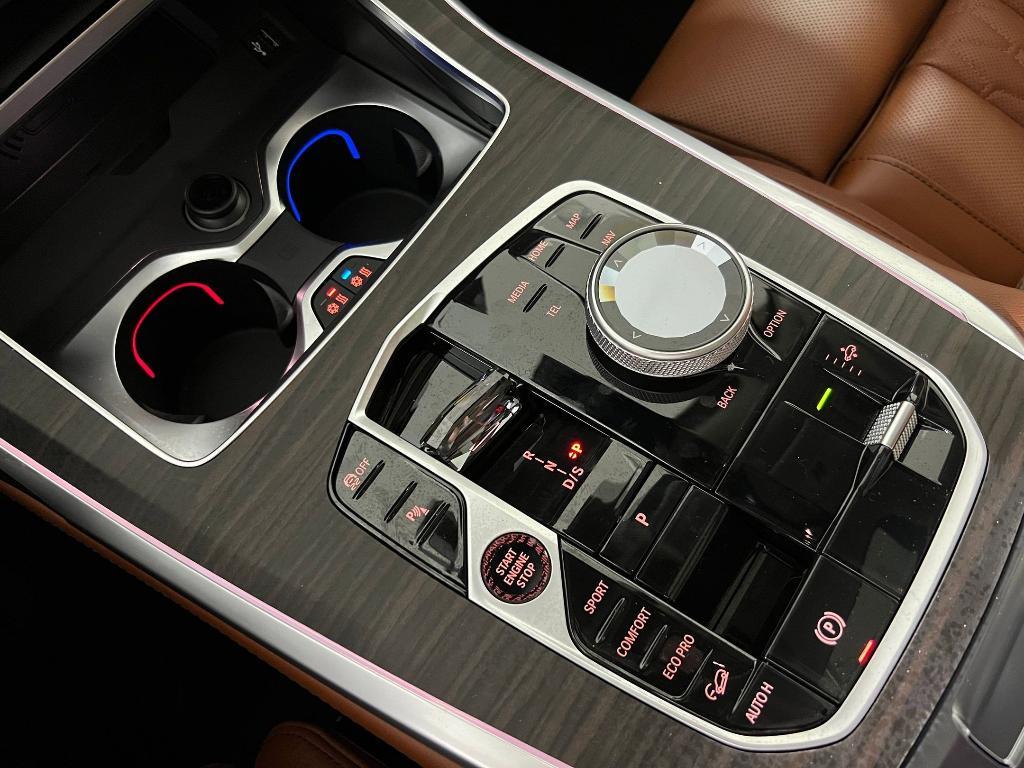 new 2026 BMW X7 car, priced at $101,725