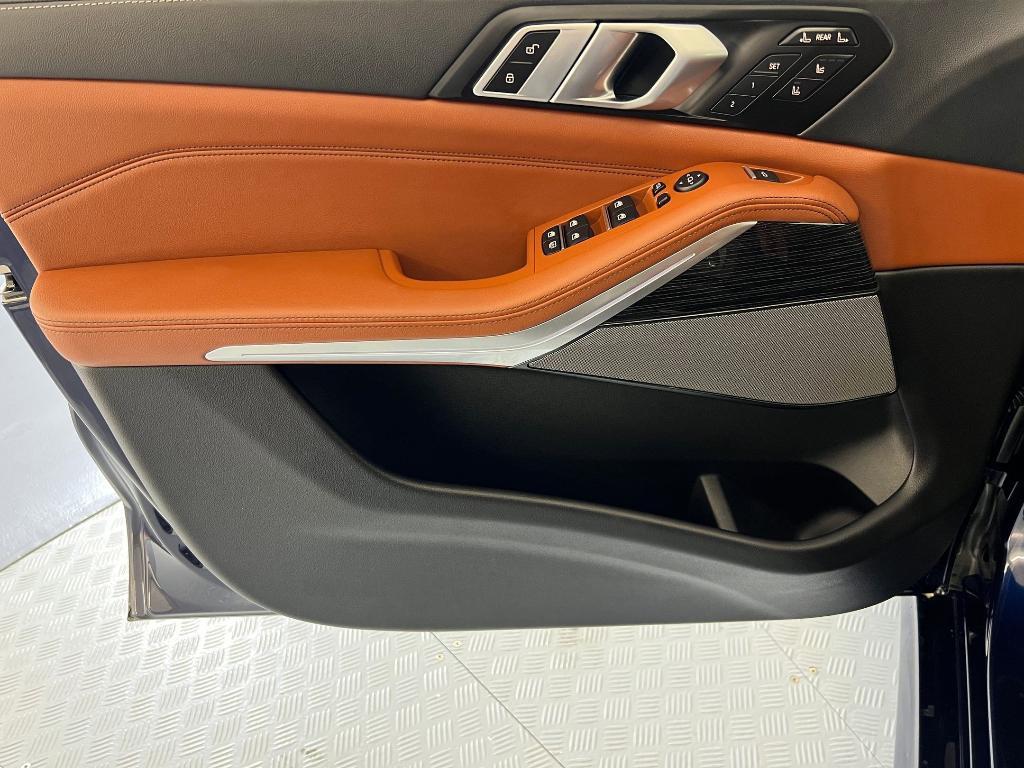 new 2026 BMW X7 car, priced at $126,455