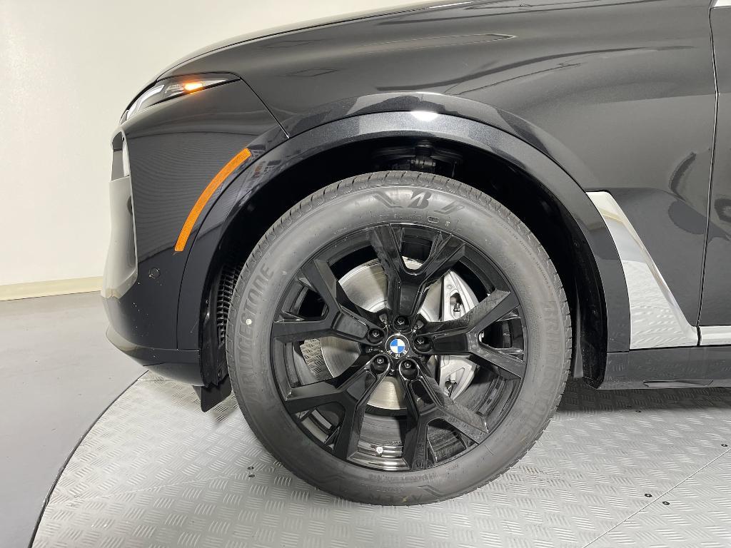new 2026 BMW X7 car, priced at $91,925