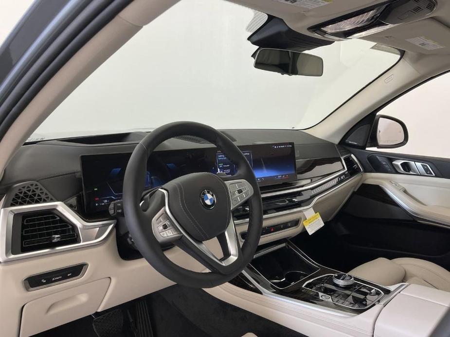 new 2025 BMW X7 car, priced at $97,340