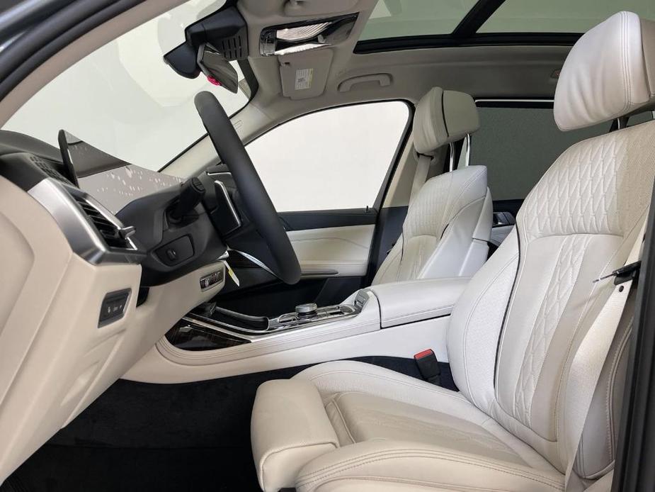 new 2025 BMW X7 car, priced at $97,340