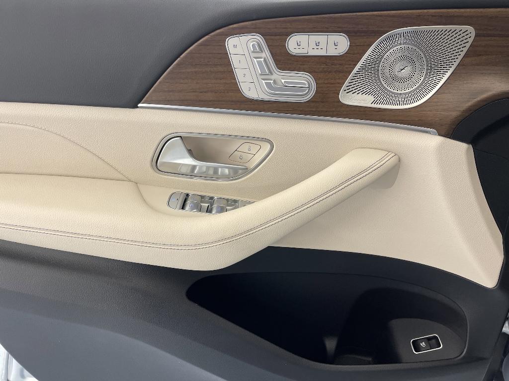 used 2025 Mercedes-Benz GLE 580 car, priced at $84,999