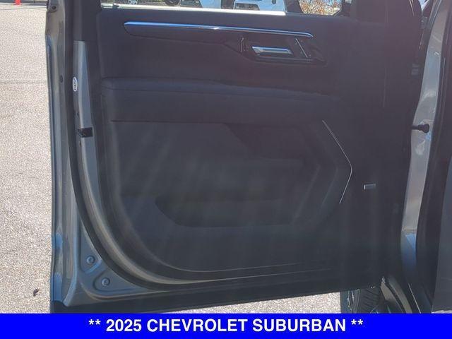 new 2025 Chevrolet Suburban car, priced at $76,087