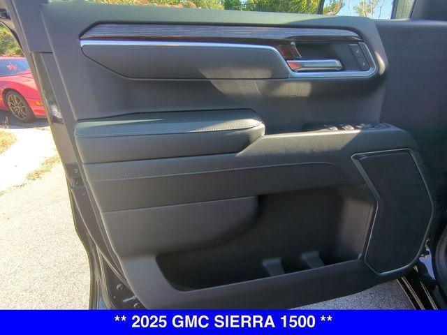 new 2025 GMC Sierra 1500 car, priced at $53,512