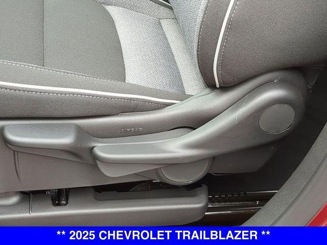 new 2025 Chevrolet TrailBlazer car, priced at $26,085