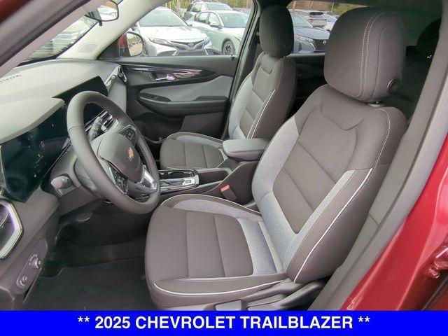 new 2025 Chevrolet TrailBlazer car, priced at $26,085