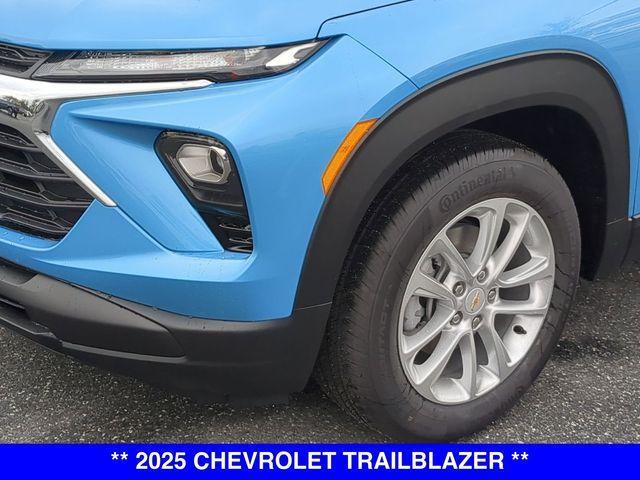 new 2025 Chevrolet TrailBlazer car, priced at $25,180