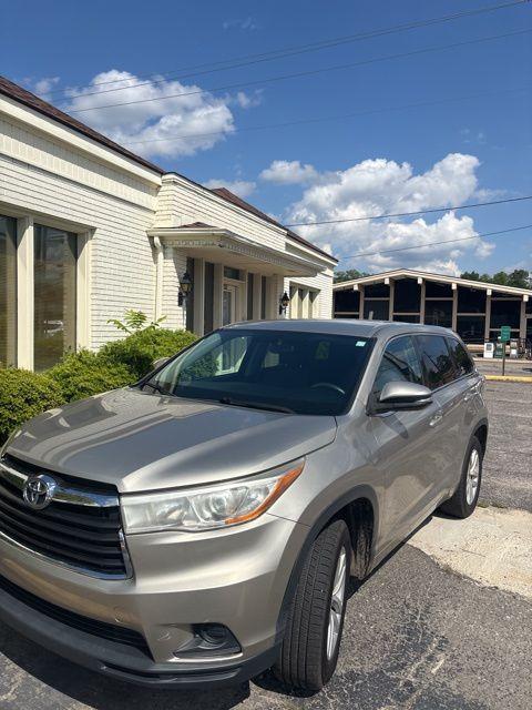 used 2016 Toyota Highlander car, priced at $15,789