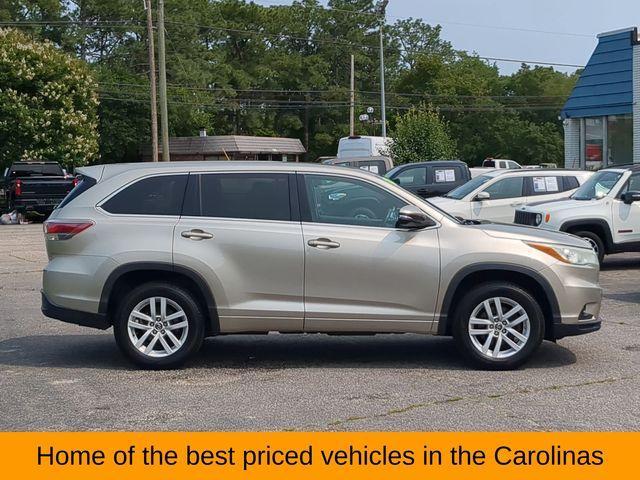 used 2016 Toyota Highlander car, priced at $16,585