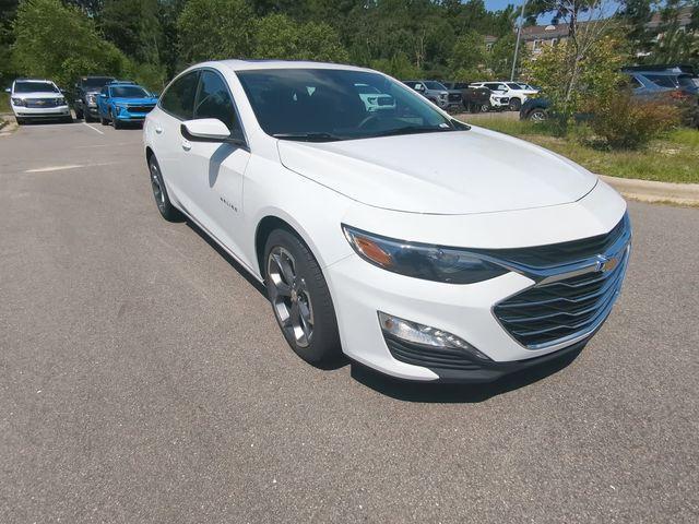 new 2024 Chevrolet Malibu car, priced at $25,102