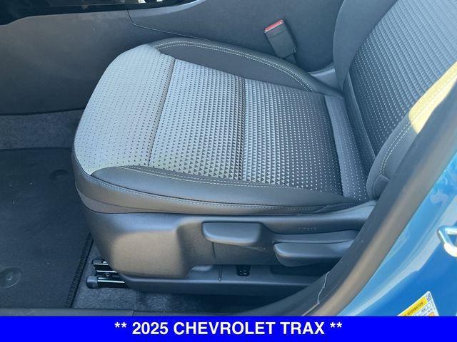 new 2025 Chevrolet Trax car, priced at $23,785