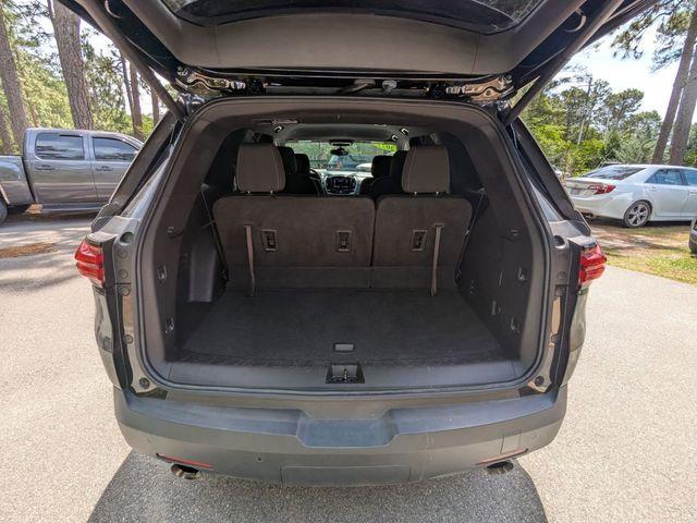 used 2022 Chevrolet Traverse car, priced at $26,997