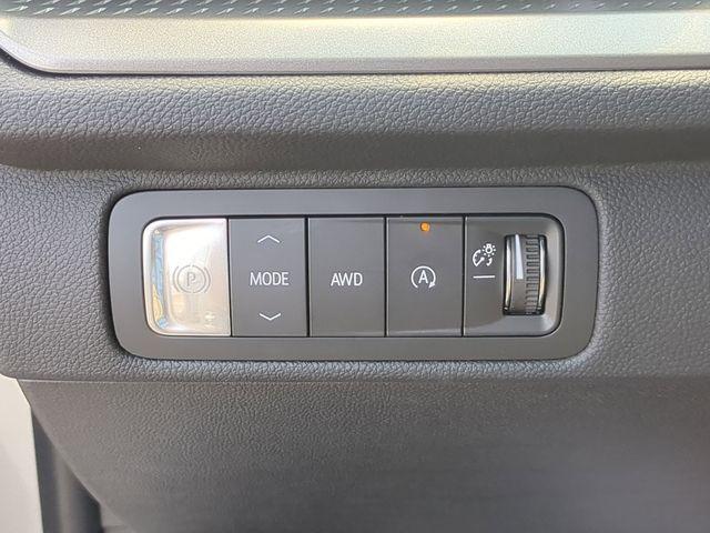 new 2025 Chevrolet Traverse car, priced at $42,500