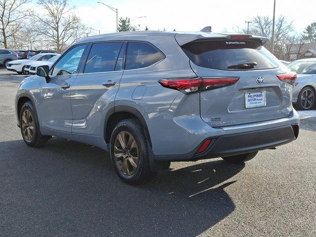 used 2022 Toyota Highlander car, priced at $36,730