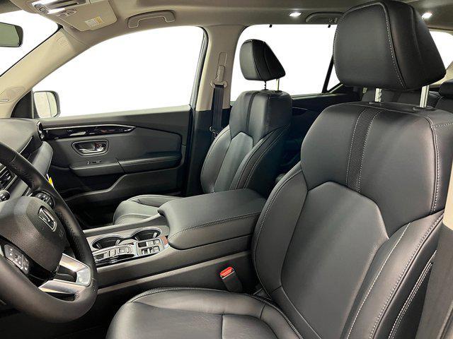 new 2025 Honda Pilot car, priced at $53,225