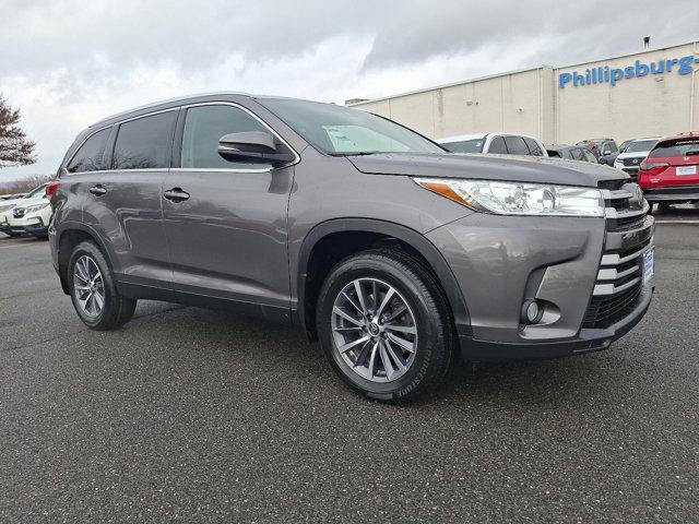 used 2019 Toyota Highlander car, priced at $28,650