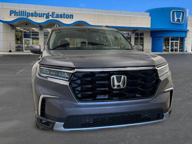 new 2025 Honda Pilot car, priced at $51,050