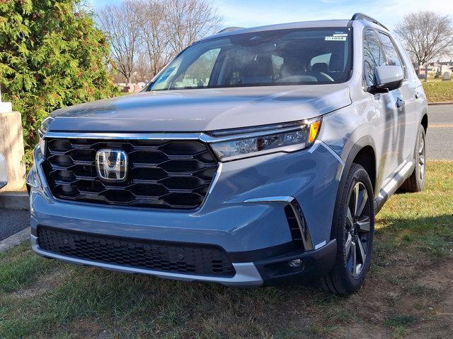 new 2025 Honda Pilot car, priced at $51,450