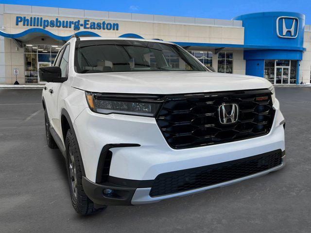 new 2025 Honda Pilot car, priced at $51,305