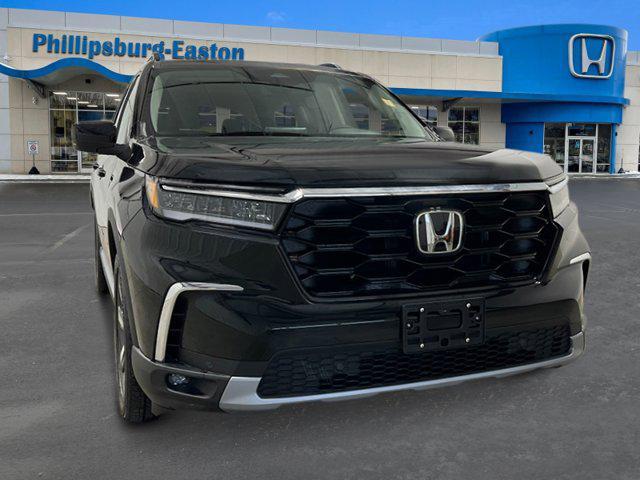 new 2025 Honda Pilot car, priced at $51,050
