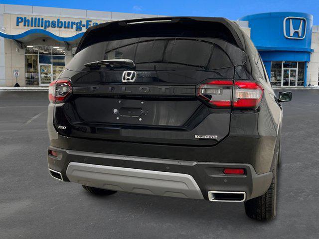 new 2025 Honda Pilot car, priced at $51,050