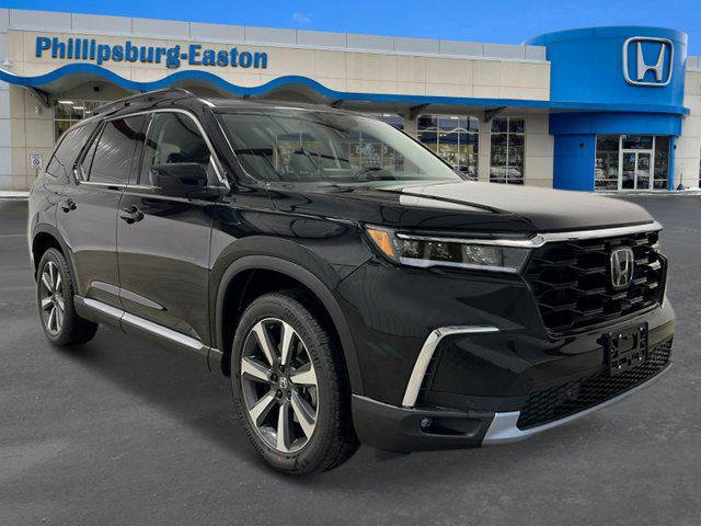 new 2025 Honda Pilot car, priced at $51,050