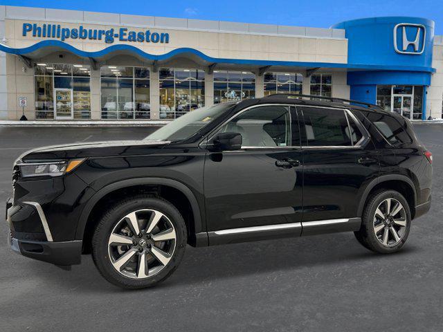 new 2025 Honda Pilot car, priced at $51,050