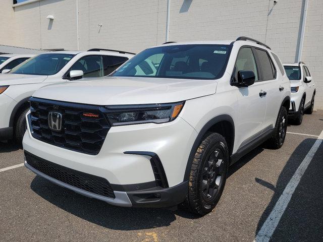 new 2025 Honda Pilot car, priced at $50,950