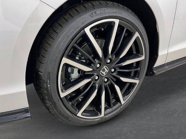 new 2025 Honda Accord Hybrid car, priced at $40,905
