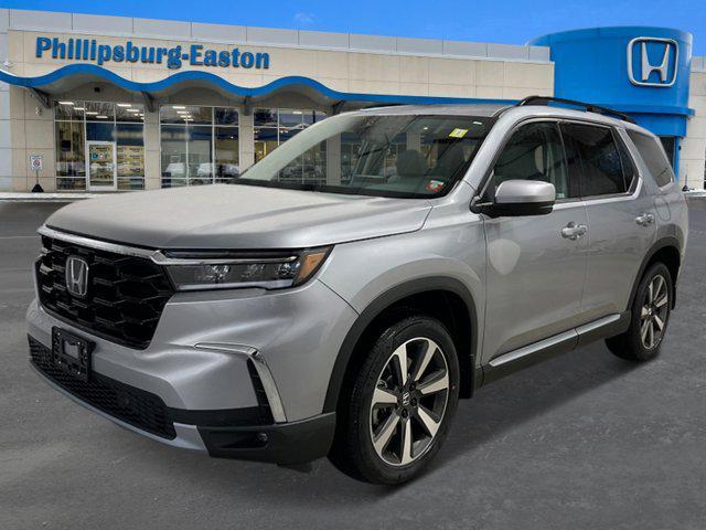 new 2025 Honda Pilot car, priced at $51,050