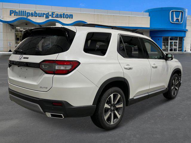 new 2025 Honda Pilot car, priced at $54,985