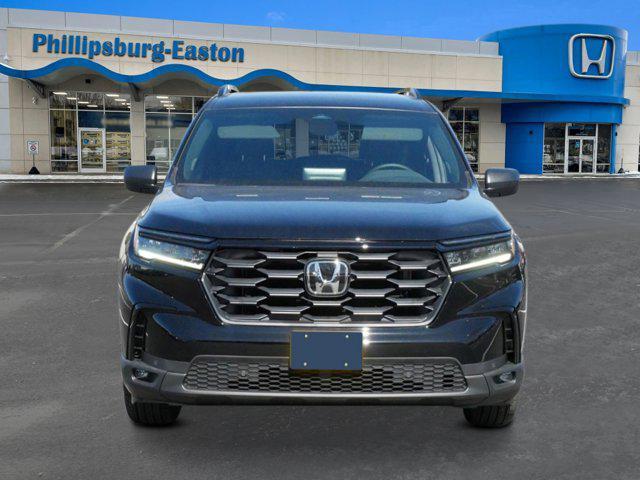 new 2025 Honda Pilot car, priced at $43,750