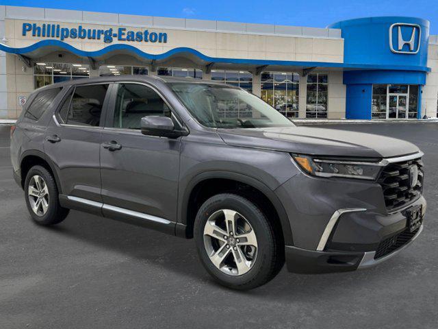 new 2025 Honda Pilot car, priced at $47,095