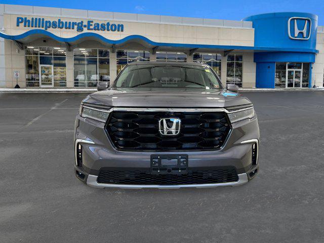 new 2025 Honda Pilot car, priced at $54,530