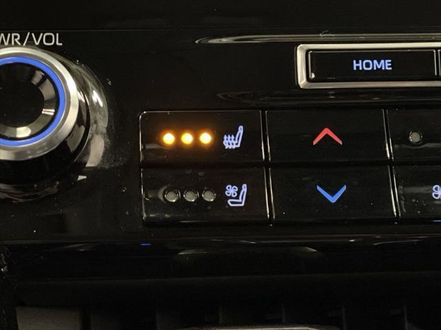 used 2022 Toyota Highlander car, priced at $39,487