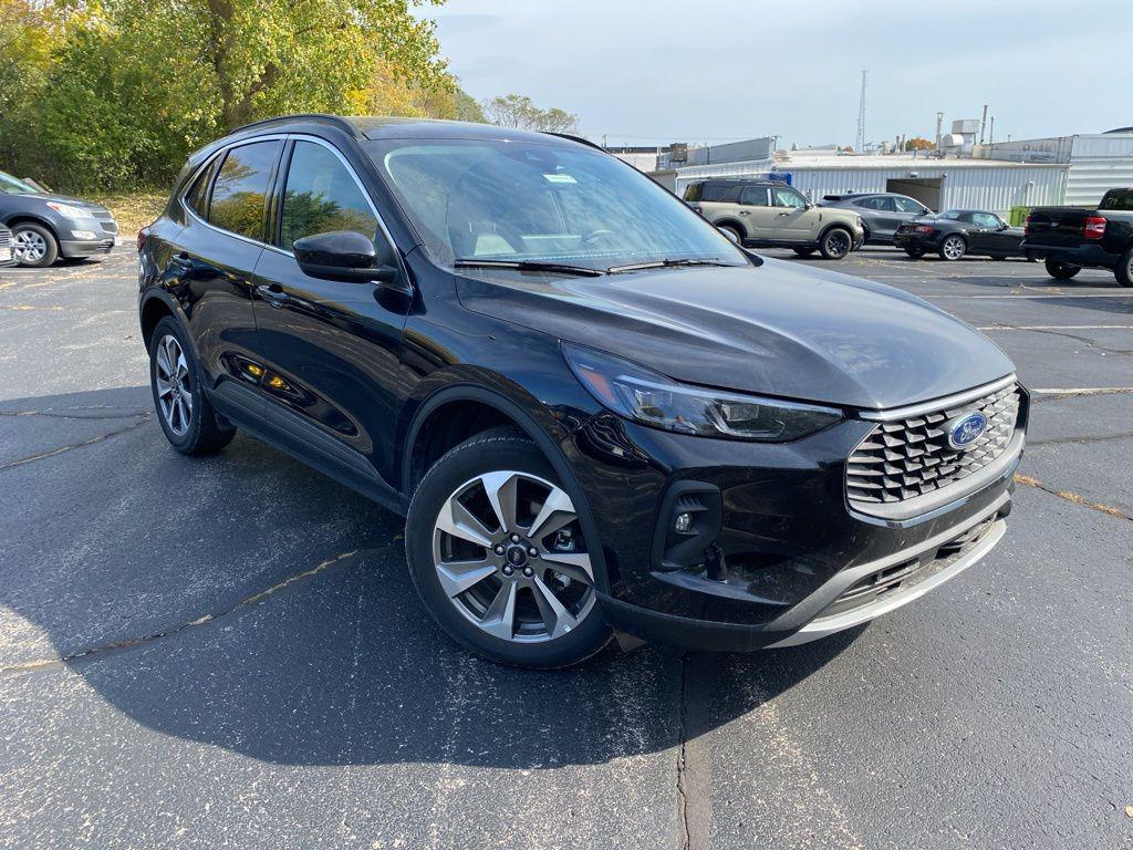 used 2025 Ford Escape car, priced at $30,998
