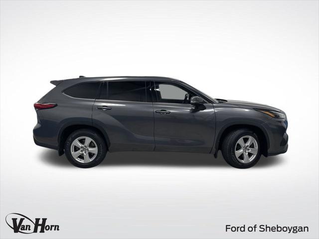 used 2022 Toyota Highlander car, priced at $30,989