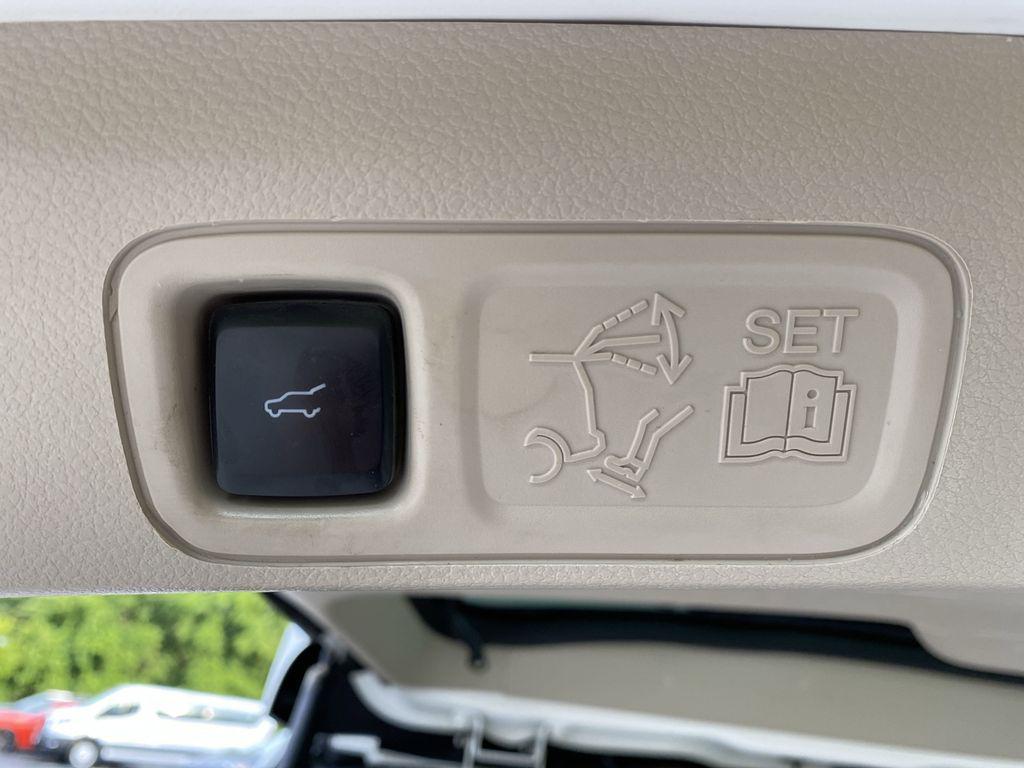 used 2020 Lincoln Navigator car, priced at $35,930