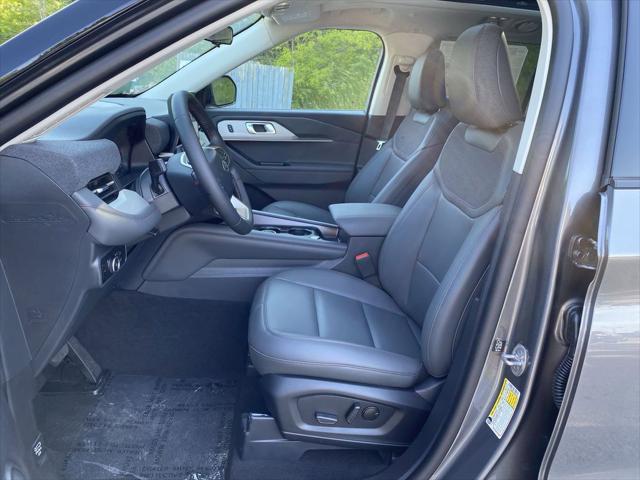 new 2025 Ford Explorer car, priced at $48,397
