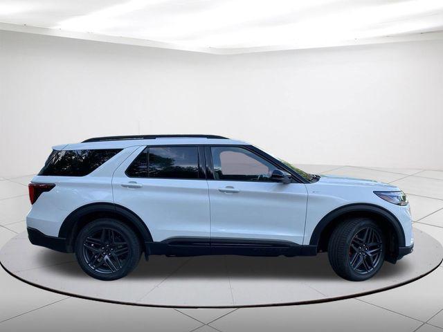 new 2025 Ford Explorer car, priced at $51,935