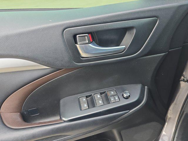 used 2018 Toyota Highlander car, priced at $19,999