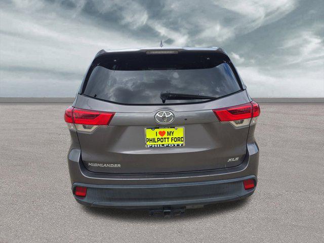 used 2018 Toyota Highlander car, priced at $19,999
