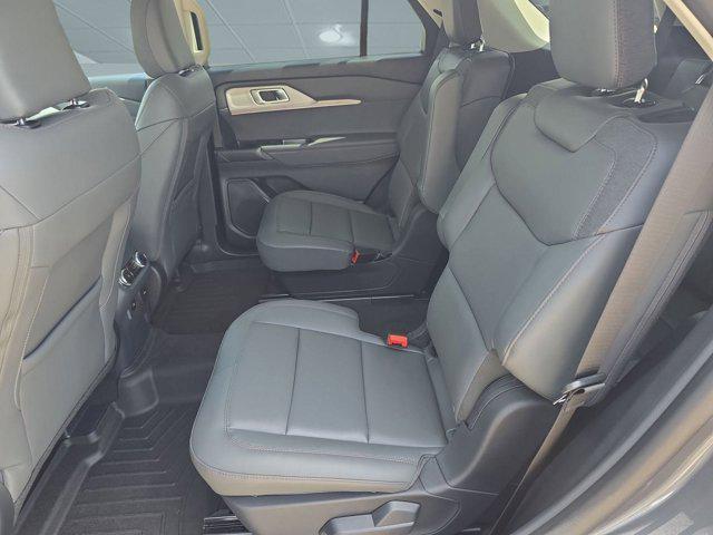 new 2025 Ford Explorer car, priced at $40,481