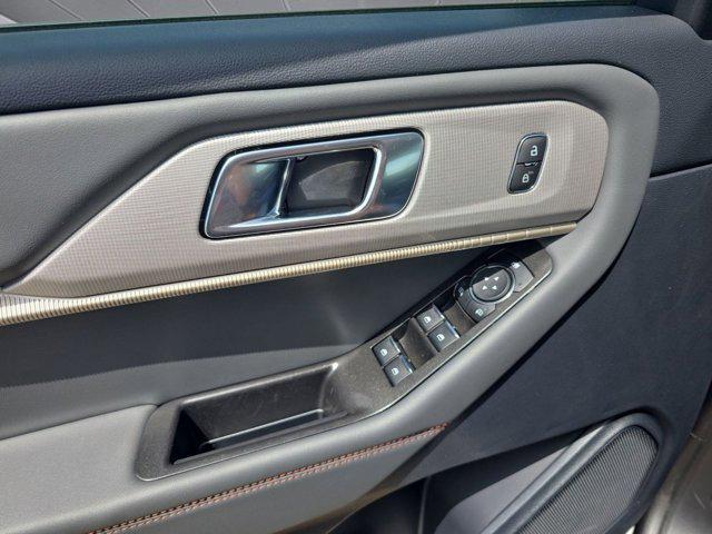 new 2025 Ford Explorer car, priced at $40,481