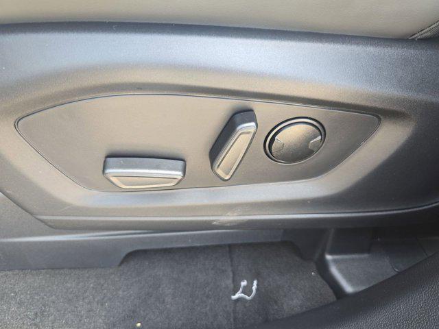 new 2025 Ford Explorer car, priced at $40,481