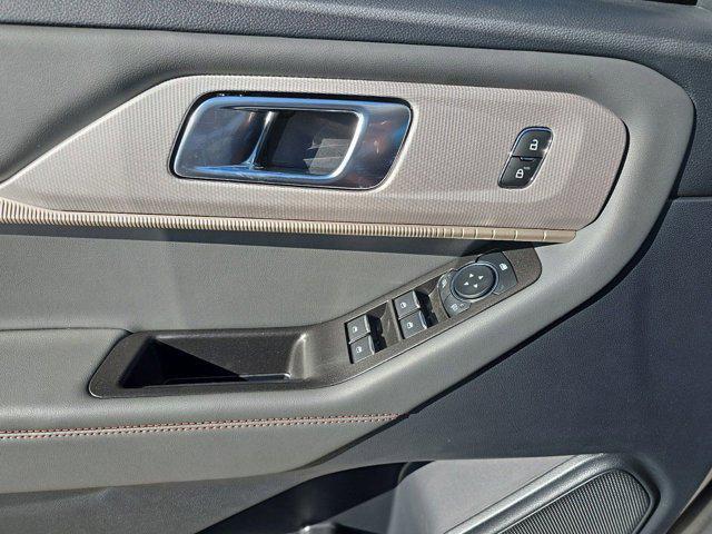new 2025 Ford Explorer car, priced at $41,322